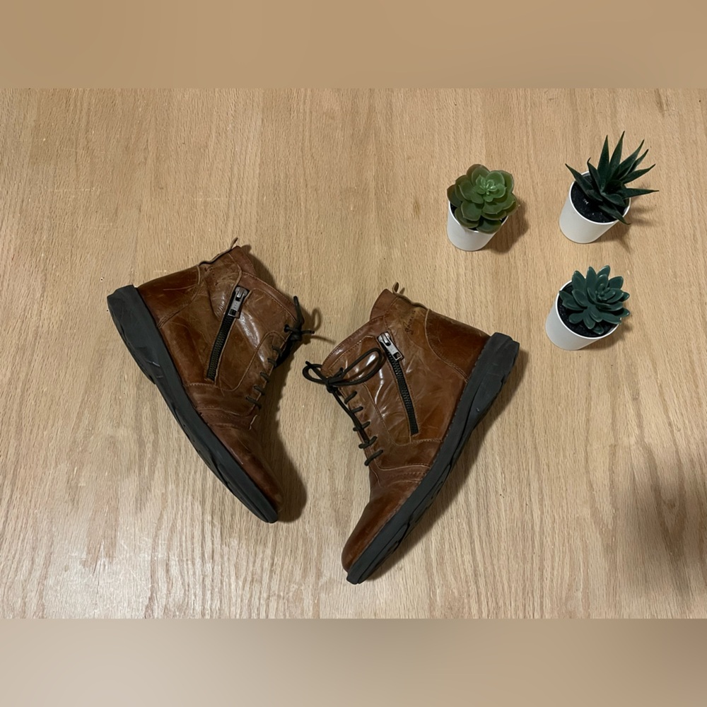 Dorking Women’s Ankle Leather Boots